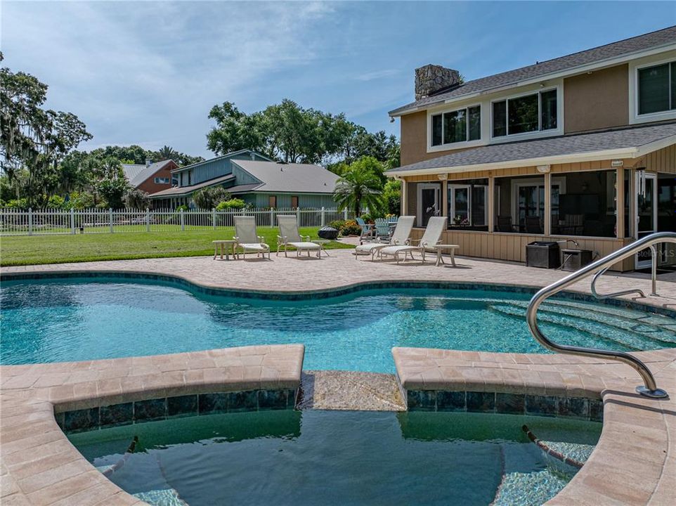 En Venta: $1,199,000 (3 camas, 3 baños, 2713 Pies cuadrados)