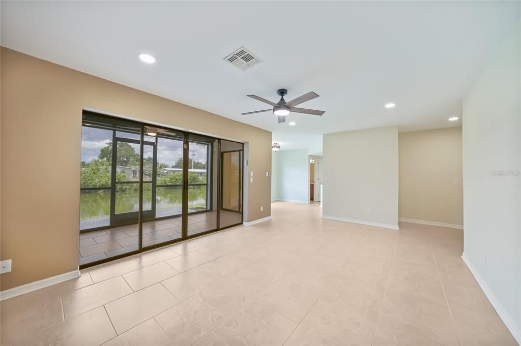 Под контрактом: $148,500 (2 спален, 2 ванн, 1240 Квадратных фут)