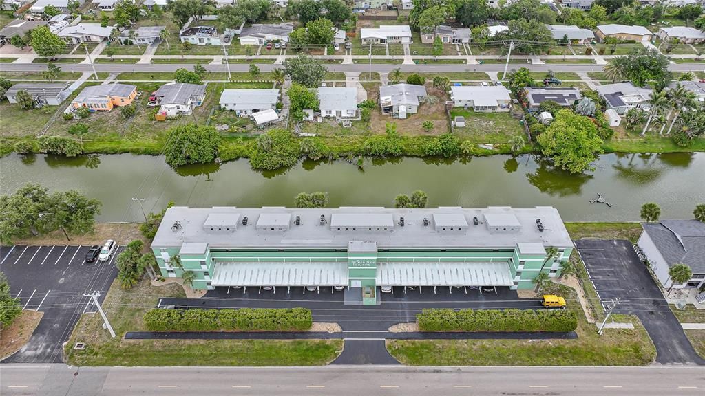 Под контрактом: $148,500 (2 спален, 2 ванн, 1240 Квадратных фут)