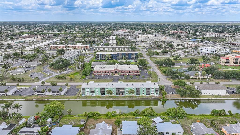 Под контрактом: $148,500 (2 спален, 2 ванн, 1240 Квадратных фут)