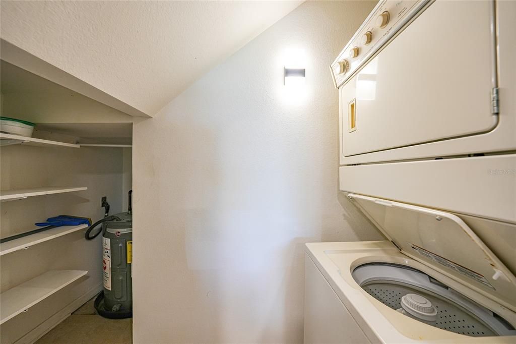 Под контрактом: $148,500 (2 спален, 2 ванн, 1240 Квадратных фут)