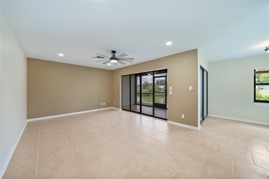 Под контрактом: $148,500 (2 спален, 2 ванн, 1240 Квадратных фут)