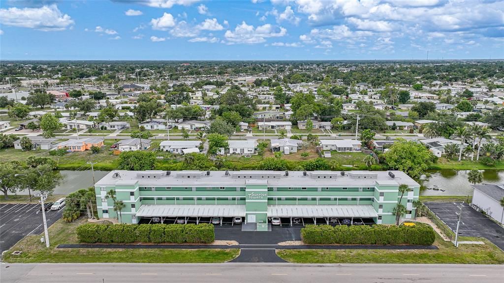 Под контрактом: $148,500 (2 спален, 2 ванн, 1240 Квадратных фут)