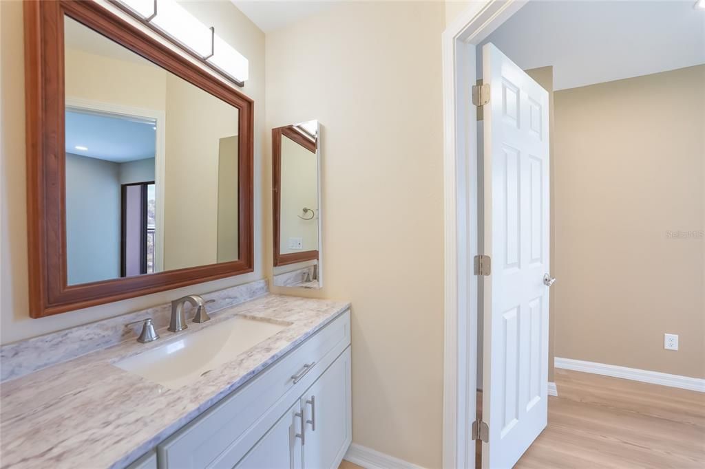 Под контрактом: $148,500 (2 спален, 2 ванн, 1240 Квадратных фут)