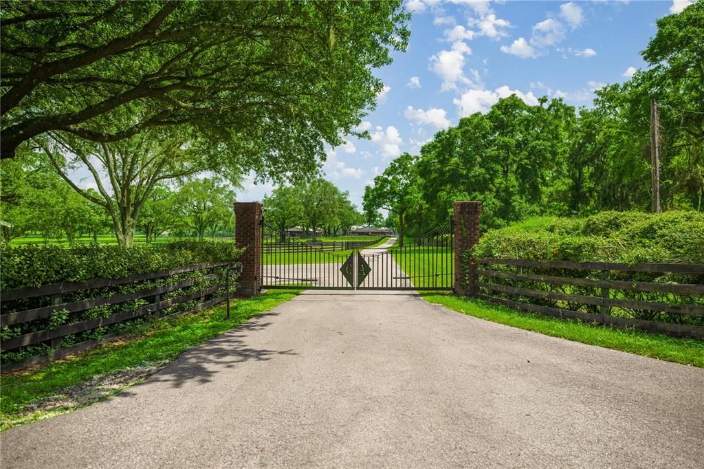 待售: $7,125,000 (95.69 acres)