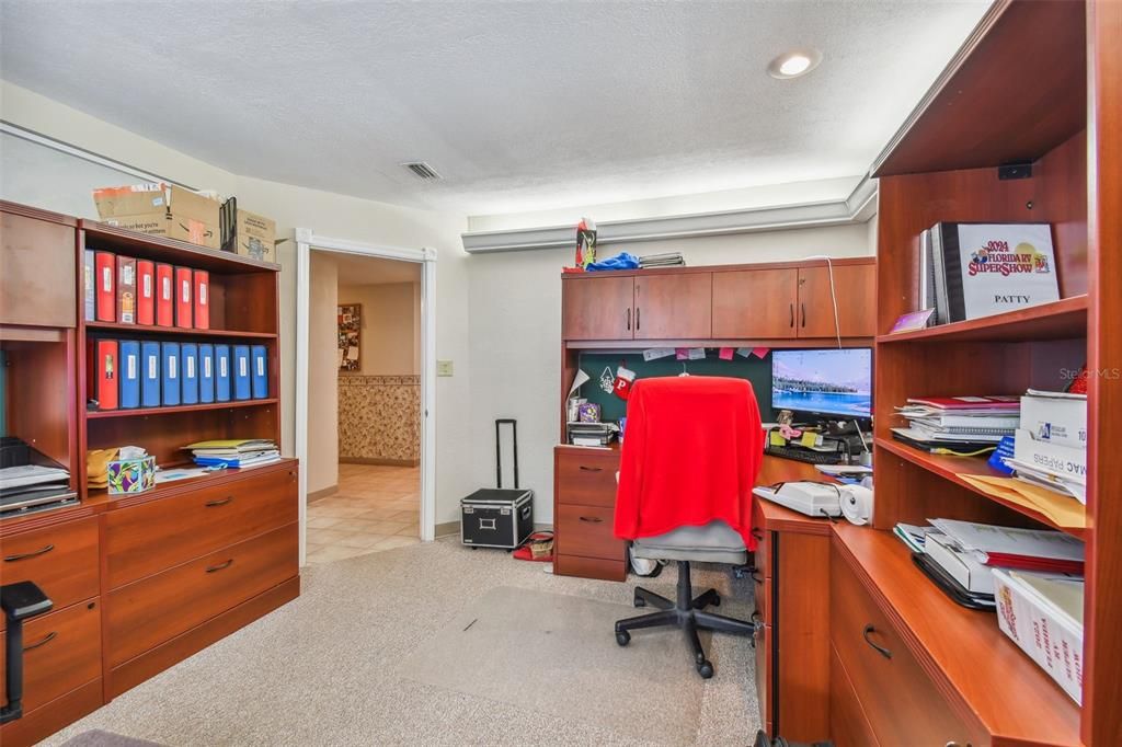 合同活跃: $1,700,000 (0 贝兹, 0 浴室, 2362 平方英尺)