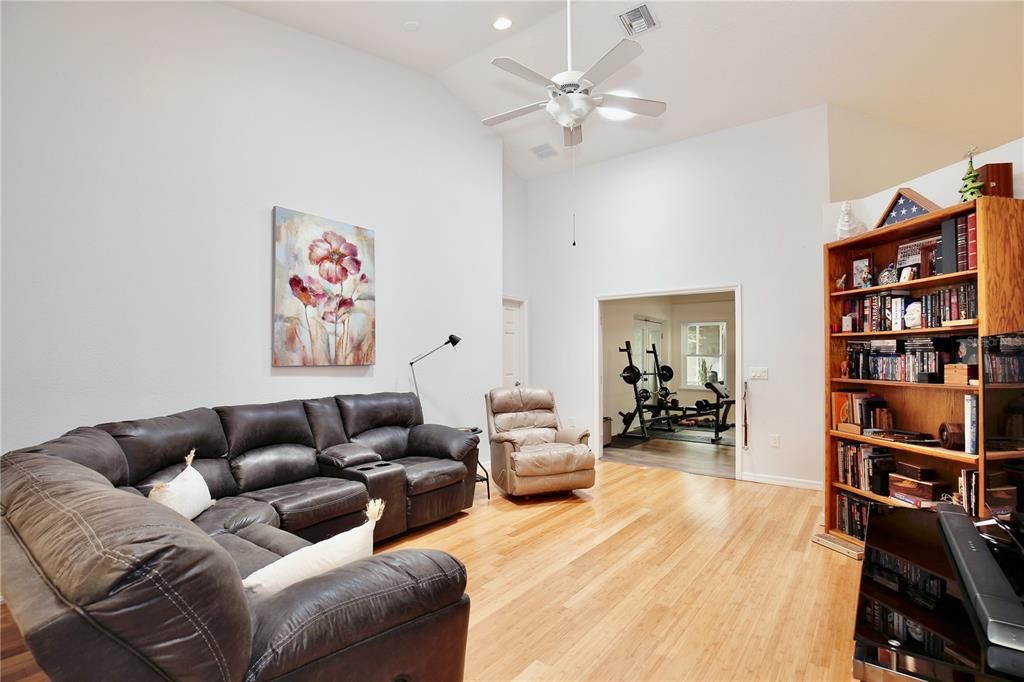 En Venta: $5,800,000 (4 camas, 2 baños, 3731 Pies cuadrados)