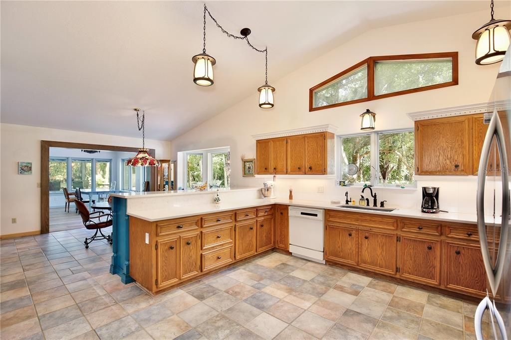 En Venta: $5,800,000 (4 camas, 2 baños, 3731 Pies cuadrados)