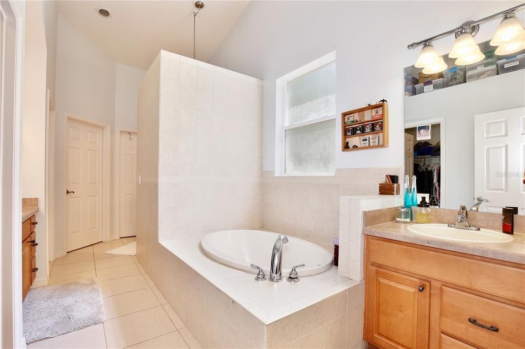 En Venta: $5,800,000 (4 camas, 2 baños, 3731 Pies cuadrados)