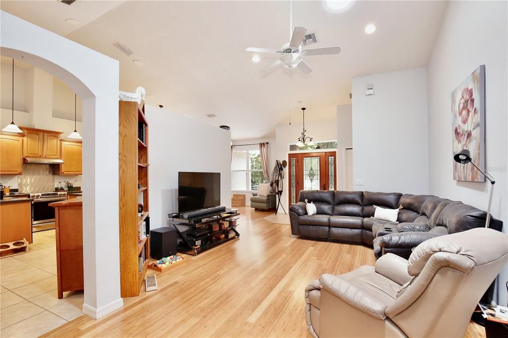 En Venta: $5,800,000 (4 camas, 2 baños, 3731 Pies cuadrados)