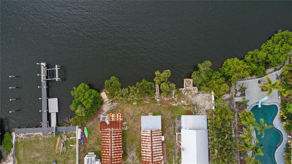 待售: $885,000 (0.72 acres)