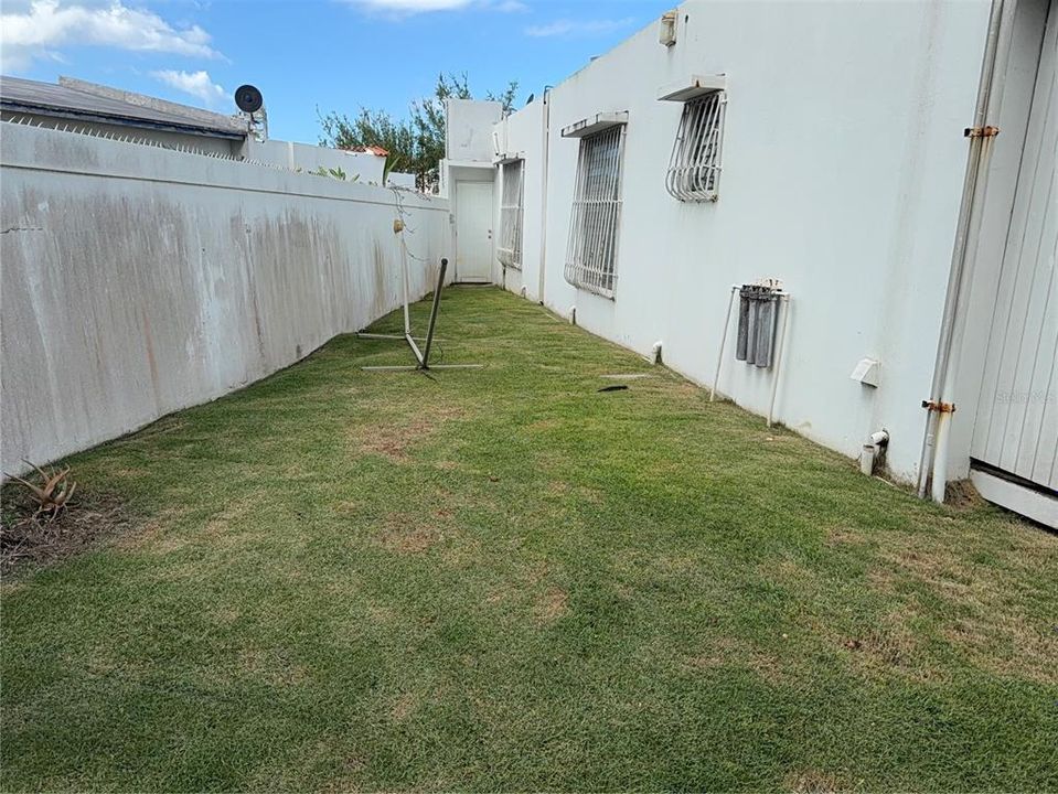 For Sale: $630,000 (5 beds, 3 baths, 2691 Square Feet)