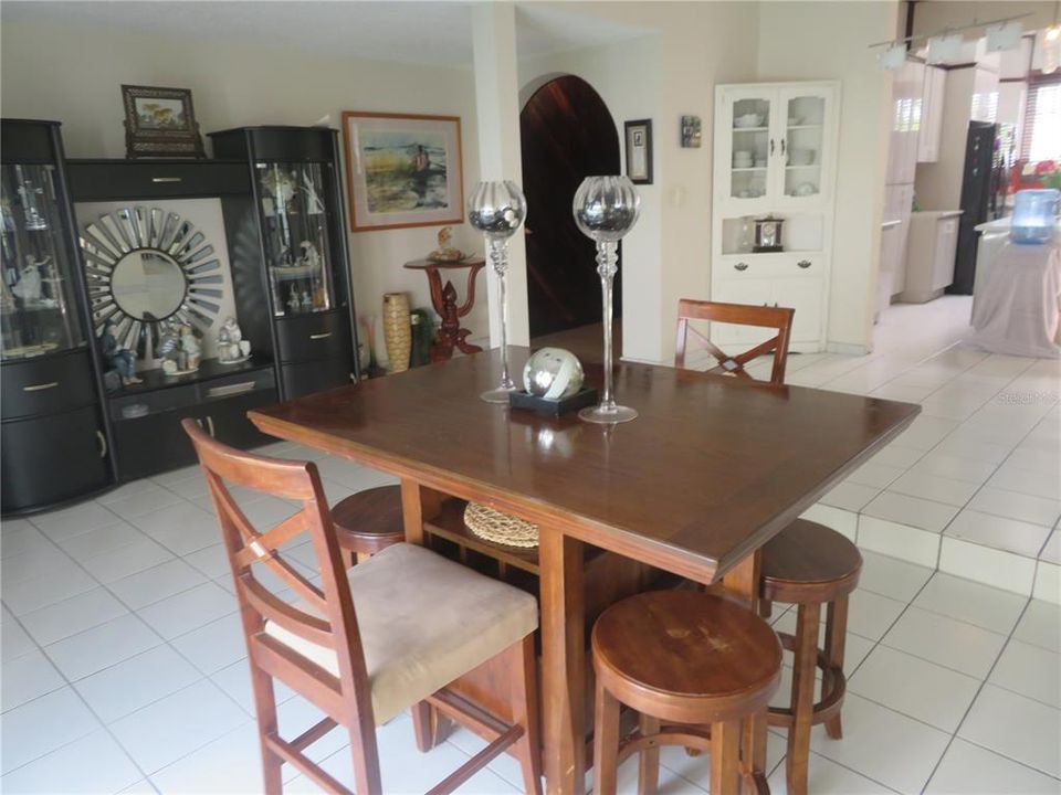 For Sale: $630,000 (5 beds, 3 baths, 2691 Square Feet)