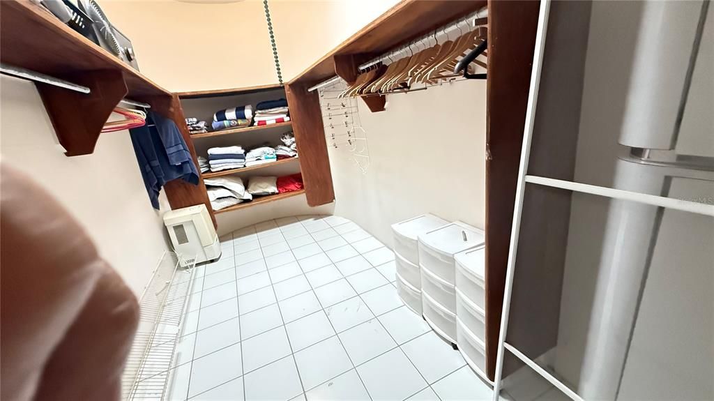 For Sale: $630,000 (5 beds, 3 baths, 2691 Square Feet)