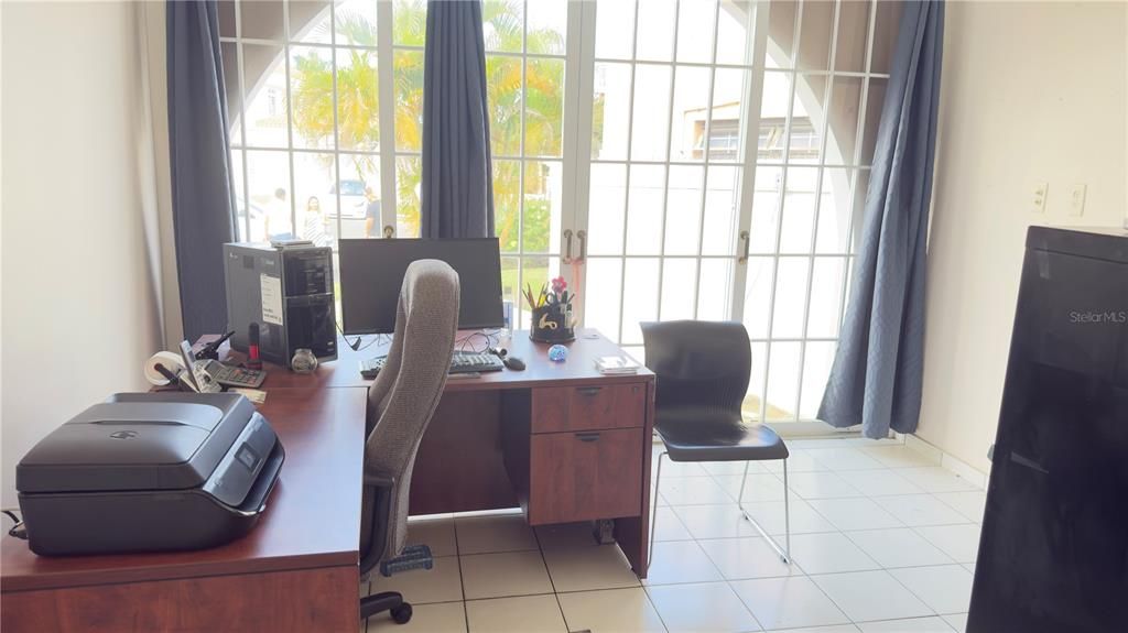 For Sale: $630,000 (5 beds, 3 baths, 2691 Square Feet)