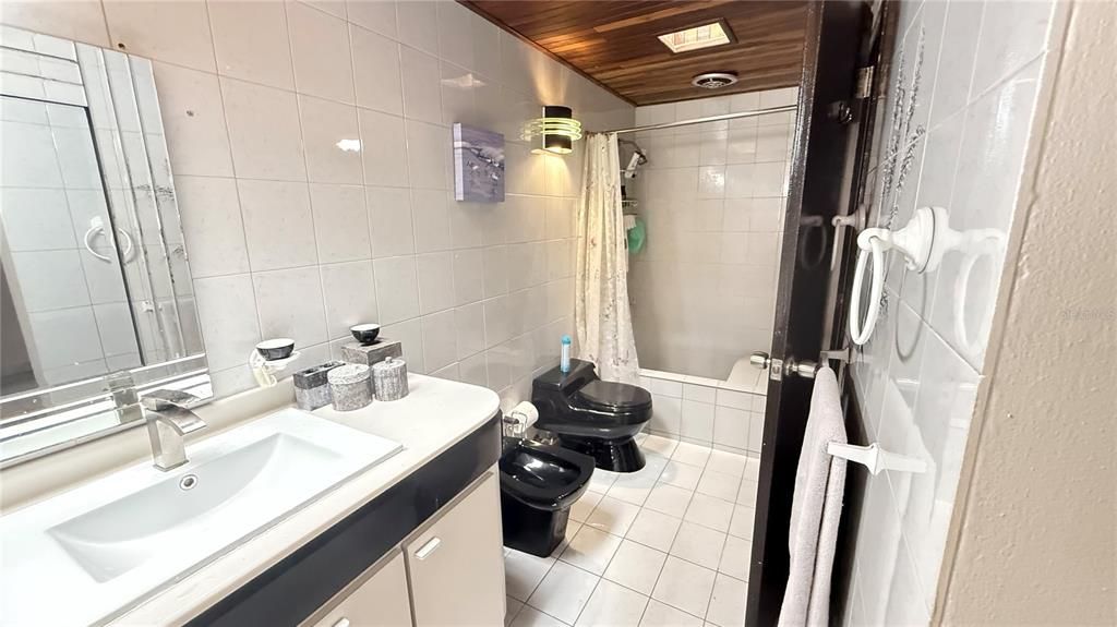 For Sale: $630,000 (5 beds, 3 baths, 2691 Square Feet)