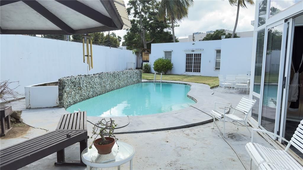 For Sale: $630,000 (5 beds, 3 baths, 2691 Square Feet)