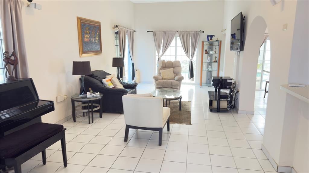 For Sale: $630,000 (5 beds, 3 baths, 2691 Square Feet)