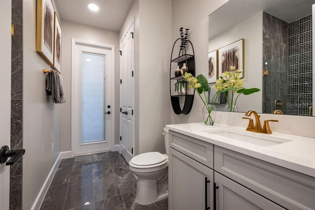 For Sale: $1,399,000 (5 beds, 4 baths, 3978 Square Feet)