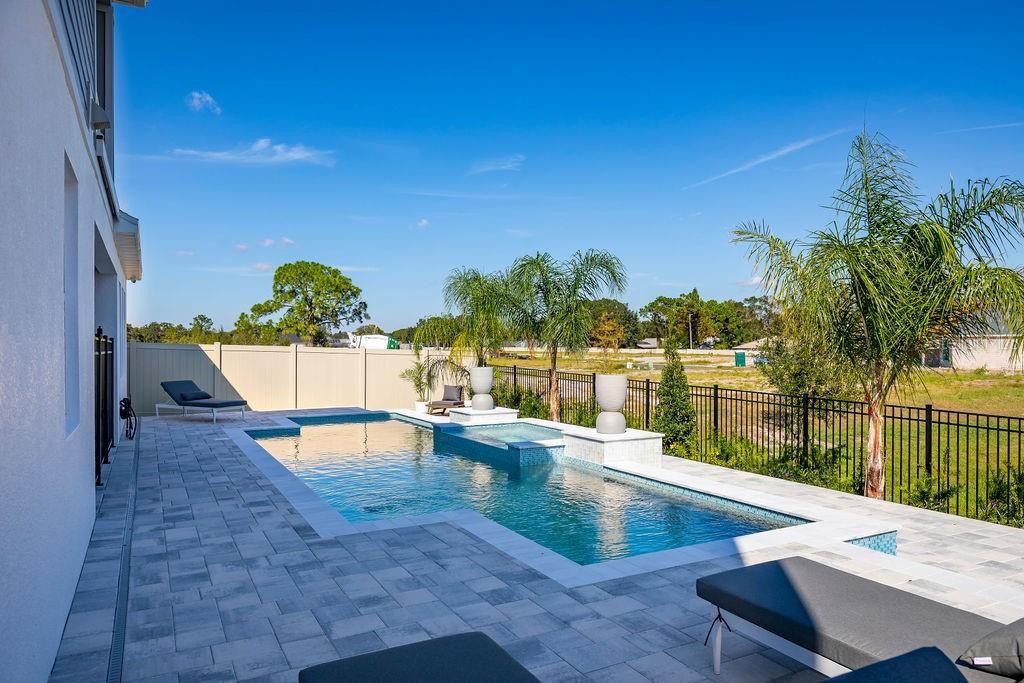 For Sale: $1,399,000 (5 beds, 4 baths, 3978 Square Feet)