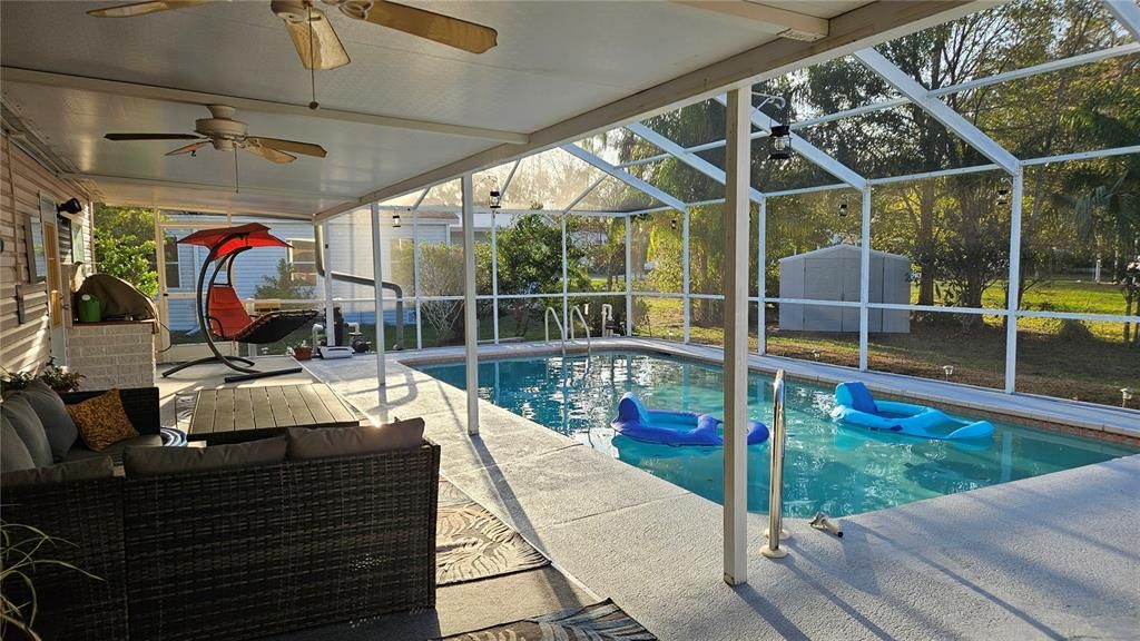 Activo con contrato: $215,000 (3 camas, 2 baños, 1698 Pies cuadrados)