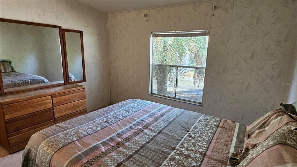 Activo con contrato: $215,000 (3 camas, 2 baños, 1698 Pies cuadrados)