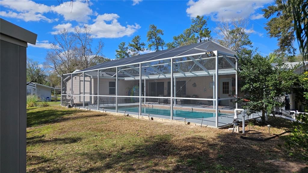 Activo con contrato: $215,000 (3 camas, 2 baños, 1698 Pies cuadrados)