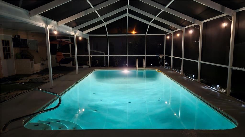 Activo con contrato: $215,000 (3 camas, 2 baños, 1698 Pies cuadrados)