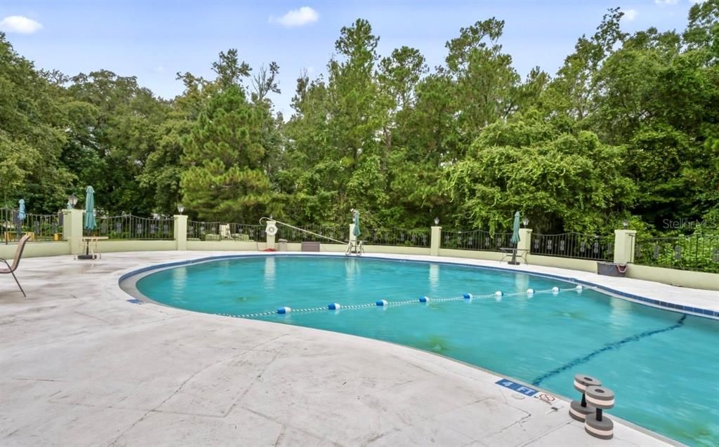 Activo con contrato: $215,000 (3 camas, 2 baños, 1698 Pies cuadrados)