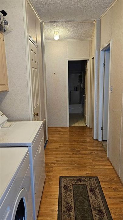 Activo con contrato: $215,000 (3 camas, 2 baños, 1698 Pies cuadrados)