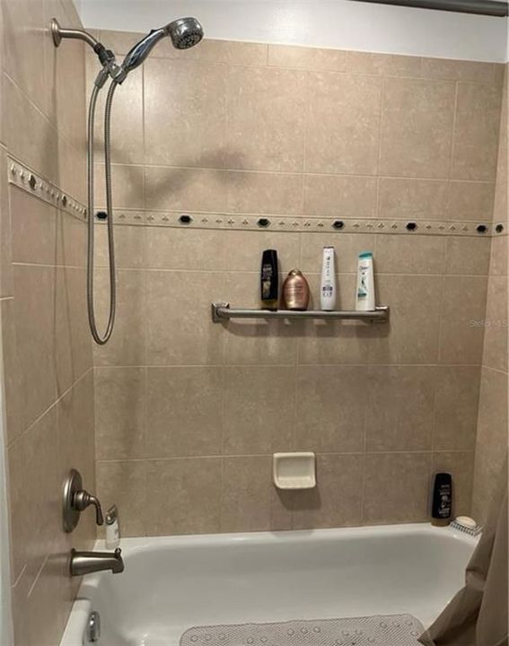 待售: $425,000 (2 贝兹, 2 浴室, 1759 平方英尺)