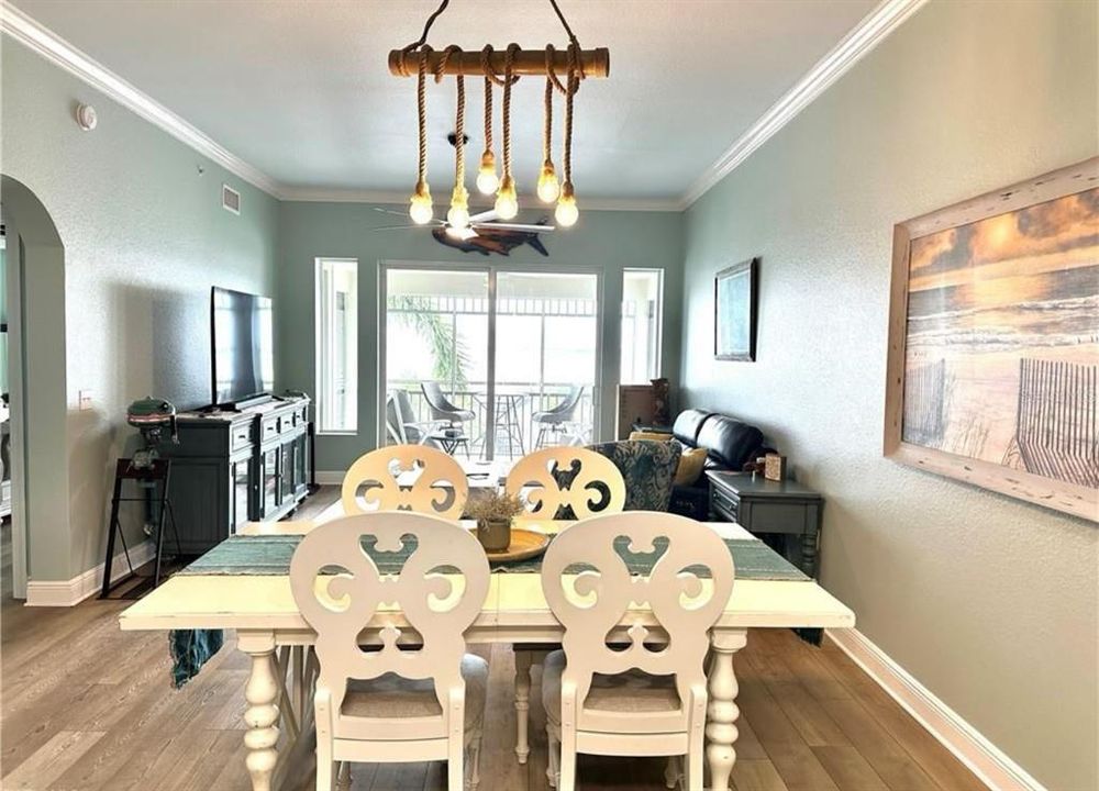 待售: $425,000 (2 贝兹, 2 浴室, 1759 平方英尺)