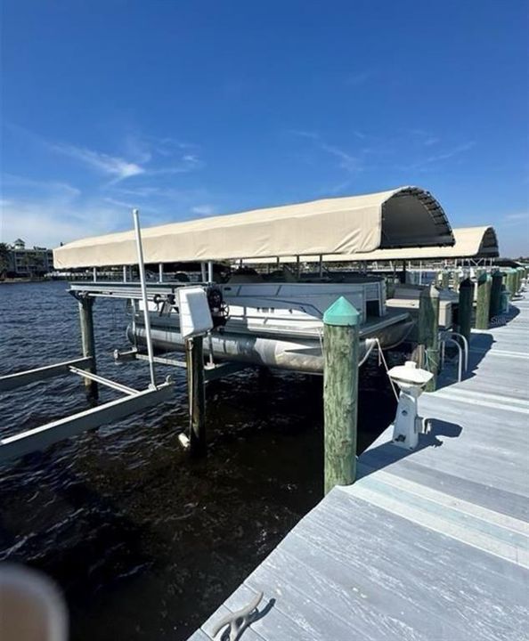 待售: $425,000 (2 贝兹, 2 浴室, 1759 平方英尺)