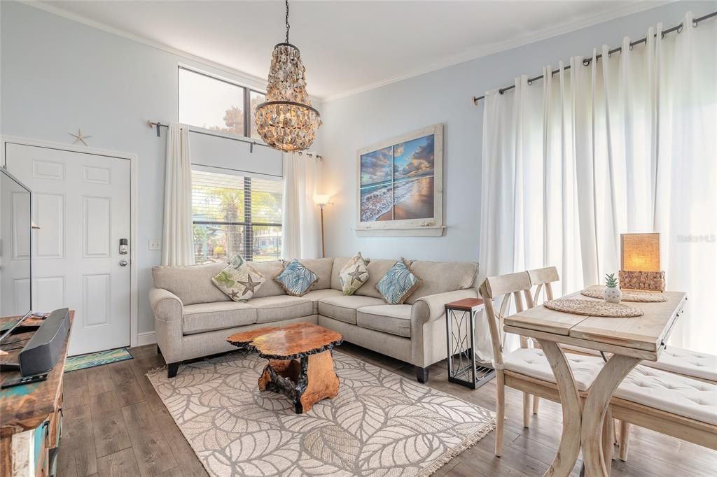 En Venta: $499,000 (2 camas, 2 baños, 888 Pies cuadrados)