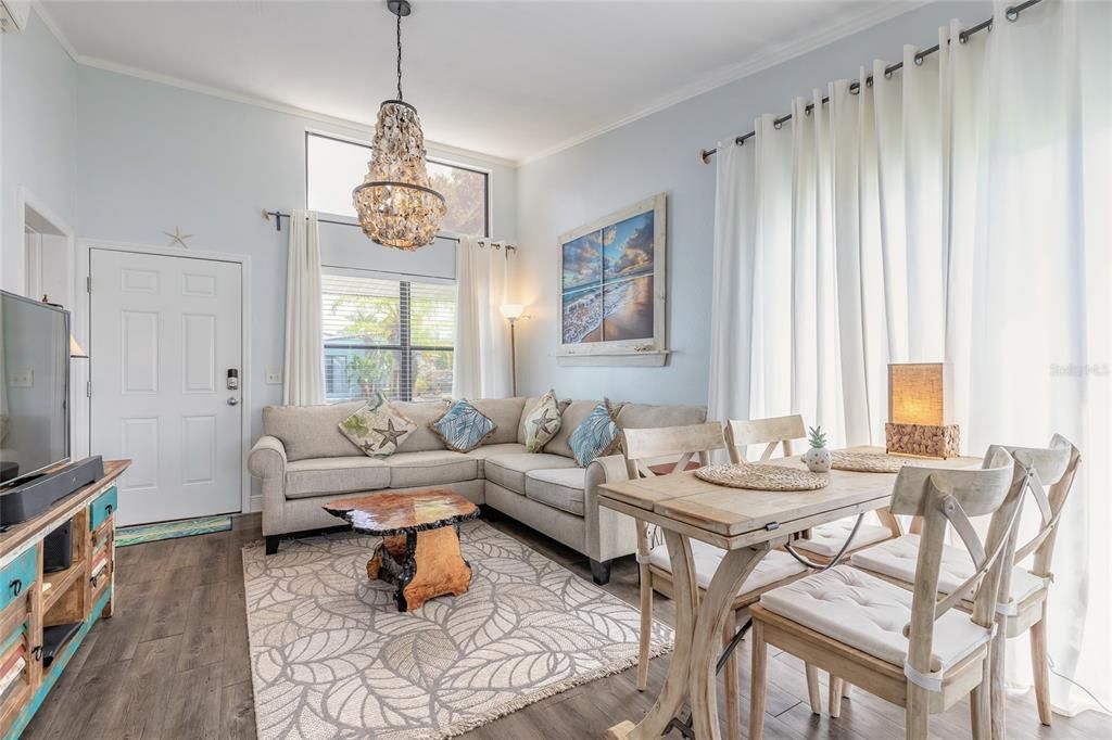 En Venta: $499,000 (2 camas, 2 baños, 888 Pies cuadrados)