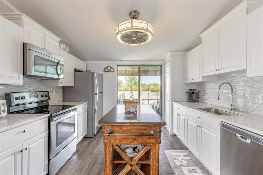 En Venta: $499,000 (2 camas, 2 baños, 888 Pies cuadrados)