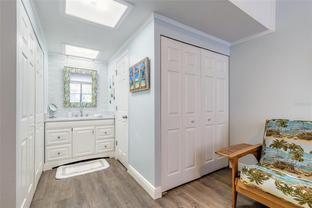 En Venta: $499,000 (2 camas, 2 baños, 888 Pies cuadrados)