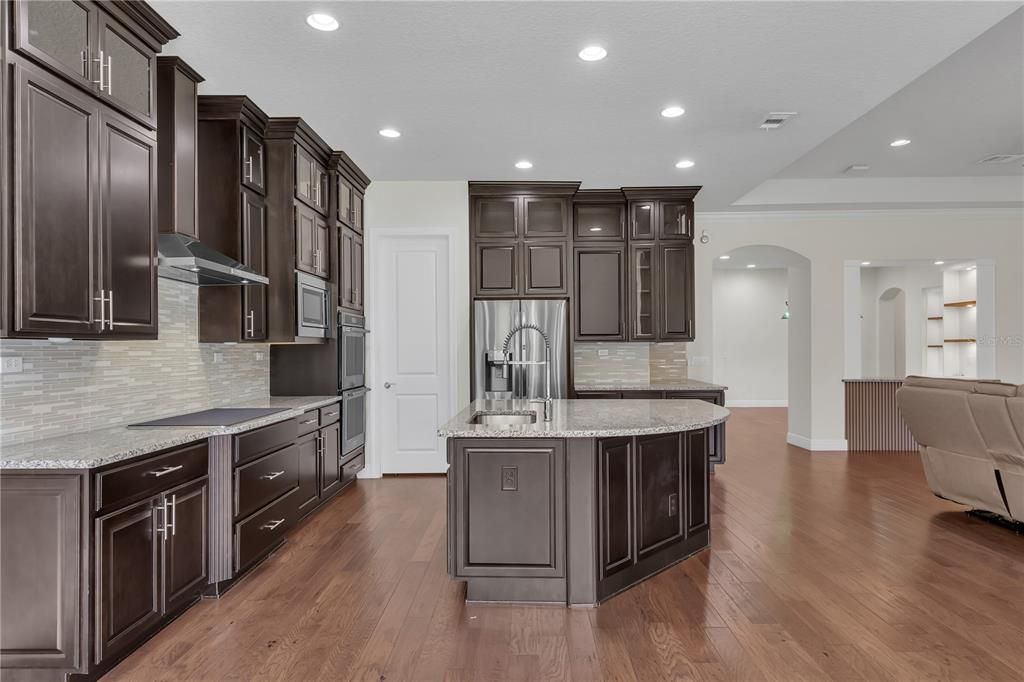 待售: $1,100,000 (4 贝兹, 4 浴室, 3197 平方英尺)