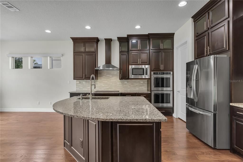 待售: $1,100,000 (4 贝兹, 4 浴室, 3197 平方英尺)