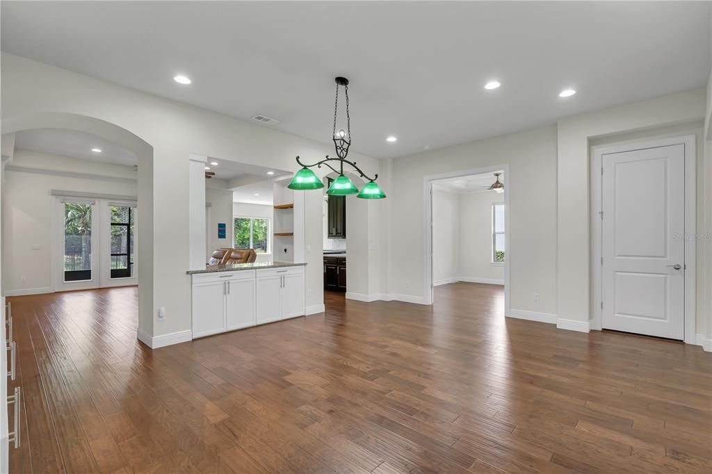 待售: $1,100,000 (4 贝兹, 4 浴室, 3197 平方英尺)