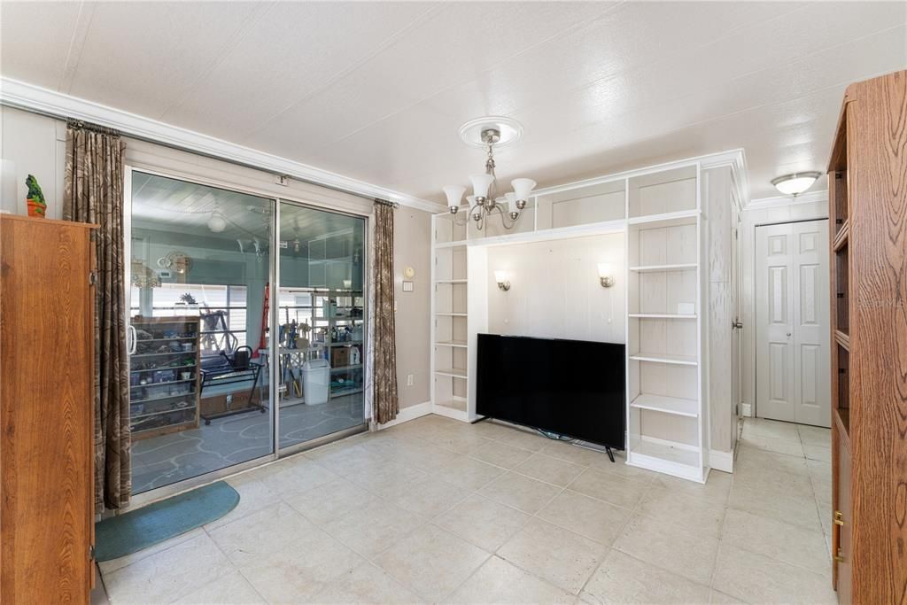 Activo con contrato: $129,000 (2 camas, 2 baños, 1200 Pies cuadrados)