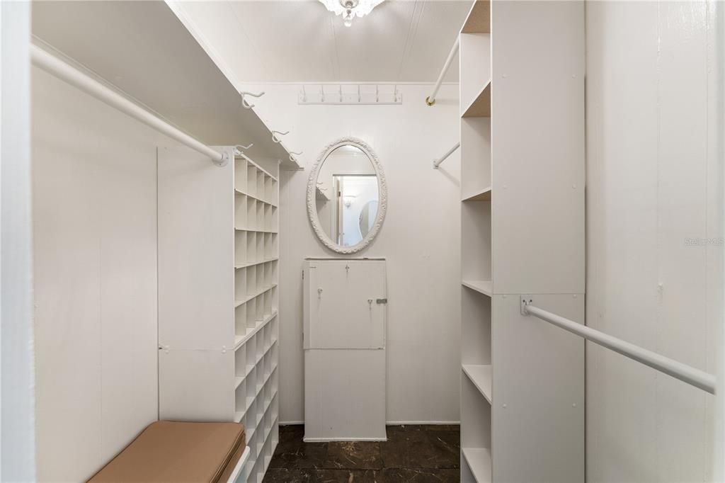 Activo con contrato: $129,000 (2 camas, 2 baños, 1200 Pies cuadrados)