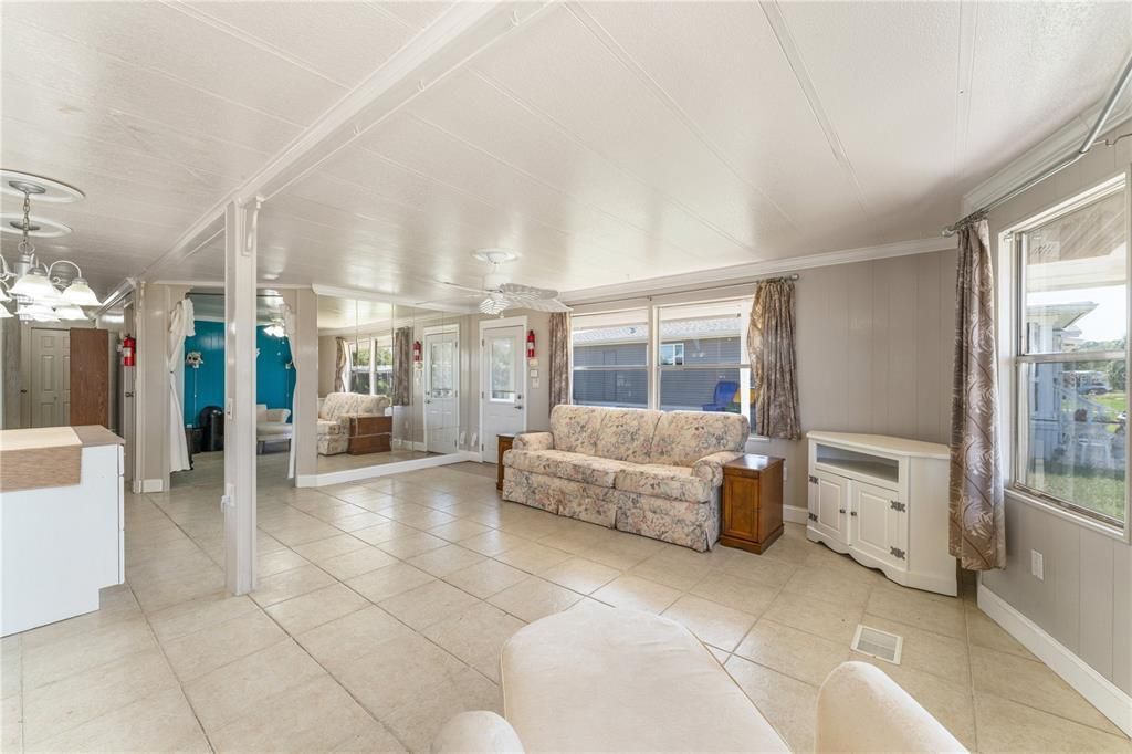 Activo con contrato: $129,000 (2 camas, 2 baños, 1200 Pies cuadrados)