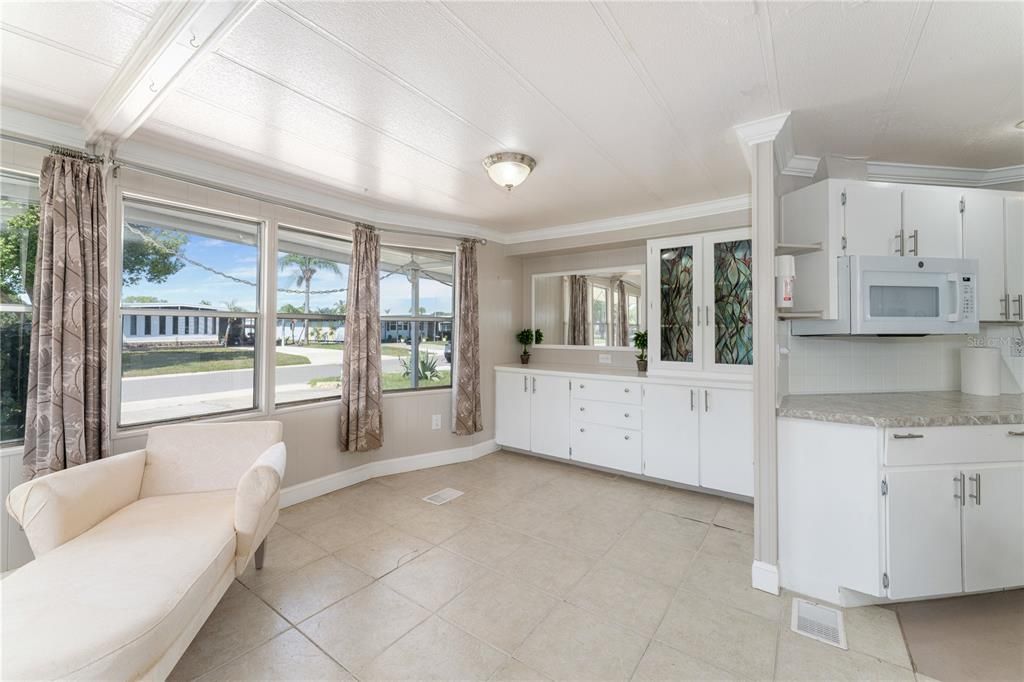 Activo con contrato: $129,000 (2 camas, 2 baños, 1200 Pies cuadrados)