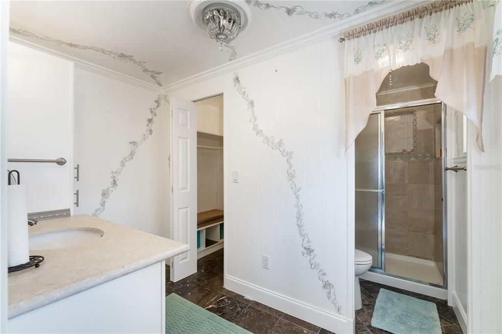 Activo con contrato: $129,000 (2 camas, 2 baños, 1200 Pies cuadrados)