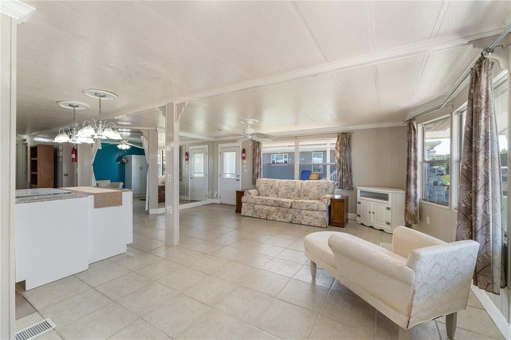 Activo con contrato: $129,000 (2 camas, 2 baños, 1200 Pies cuadrados)