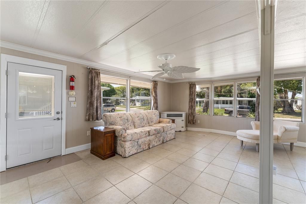 Activo con contrato: $129,000 (2 camas, 2 baños, 1200 Pies cuadrados)