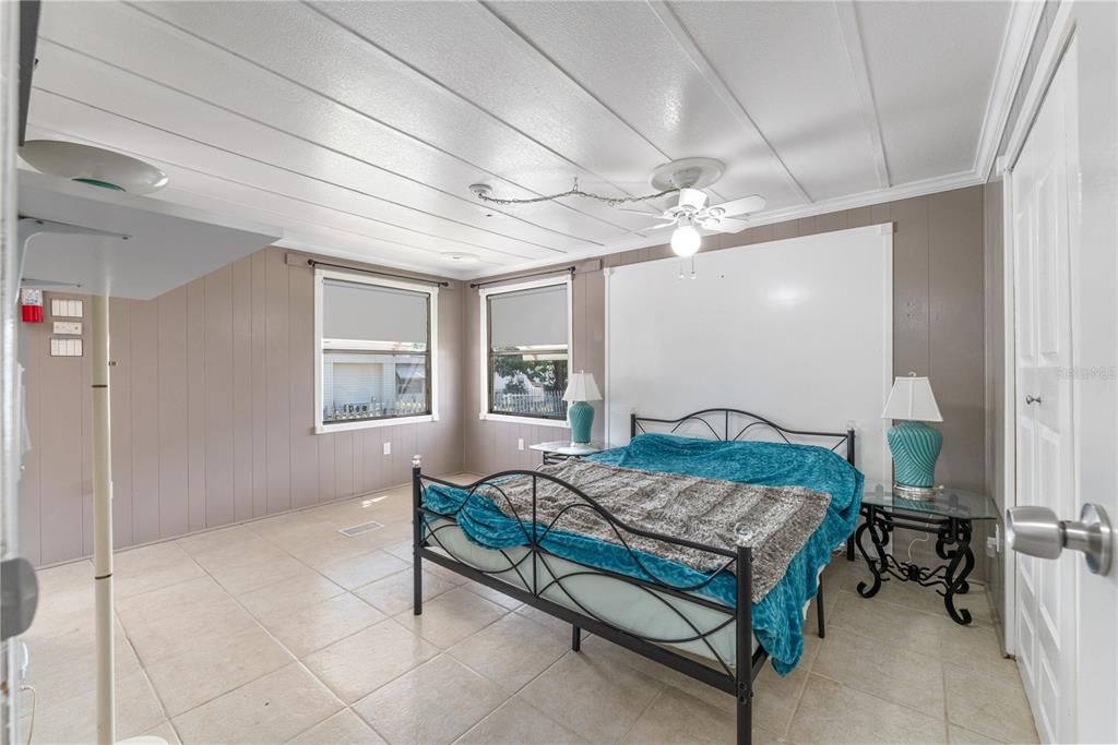 Activo con contrato: $129,000 (2 camas, 2 baños, 1200 Pies cuadrados)