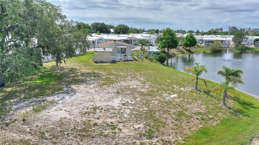 合同活跃: $115,000 (2 贝兹, 1 浴室, 910 平方英尺)