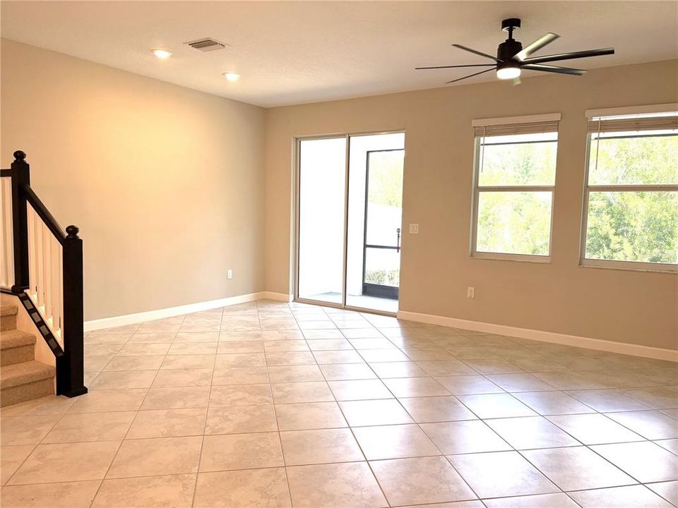 Active With Contract: $384,900 (3 beds, 2 baths, 1816 Square Feet)